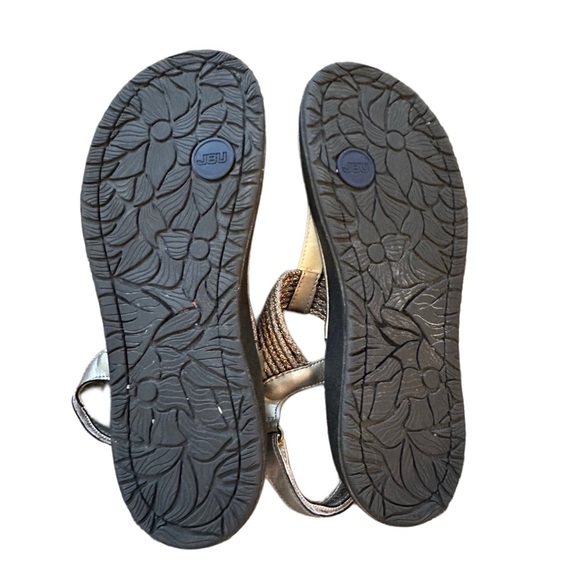 JBU Silver Sandals with Sparkled Ankle Straps and Floral Patterned Base - Picture 2 of 4